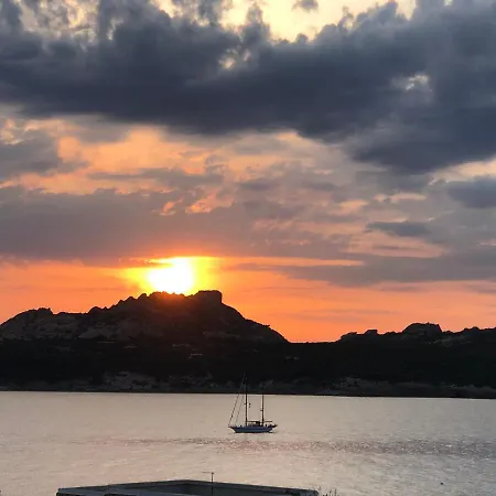 Apartamento A Un Passo Dal Mare -trilocale Baia Con Vista Mare Buoncammino