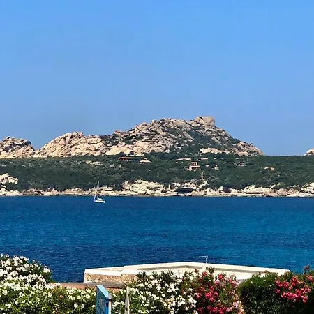 A Un Passo Dal Mare -trilocale Baia Con Vista Mare Apartamento Buoncammino