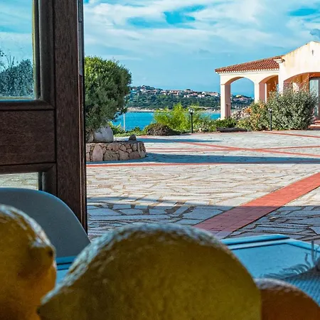 Apartamento A Un Passo Dal Mare -trilocale Baia Con Vista Mare *